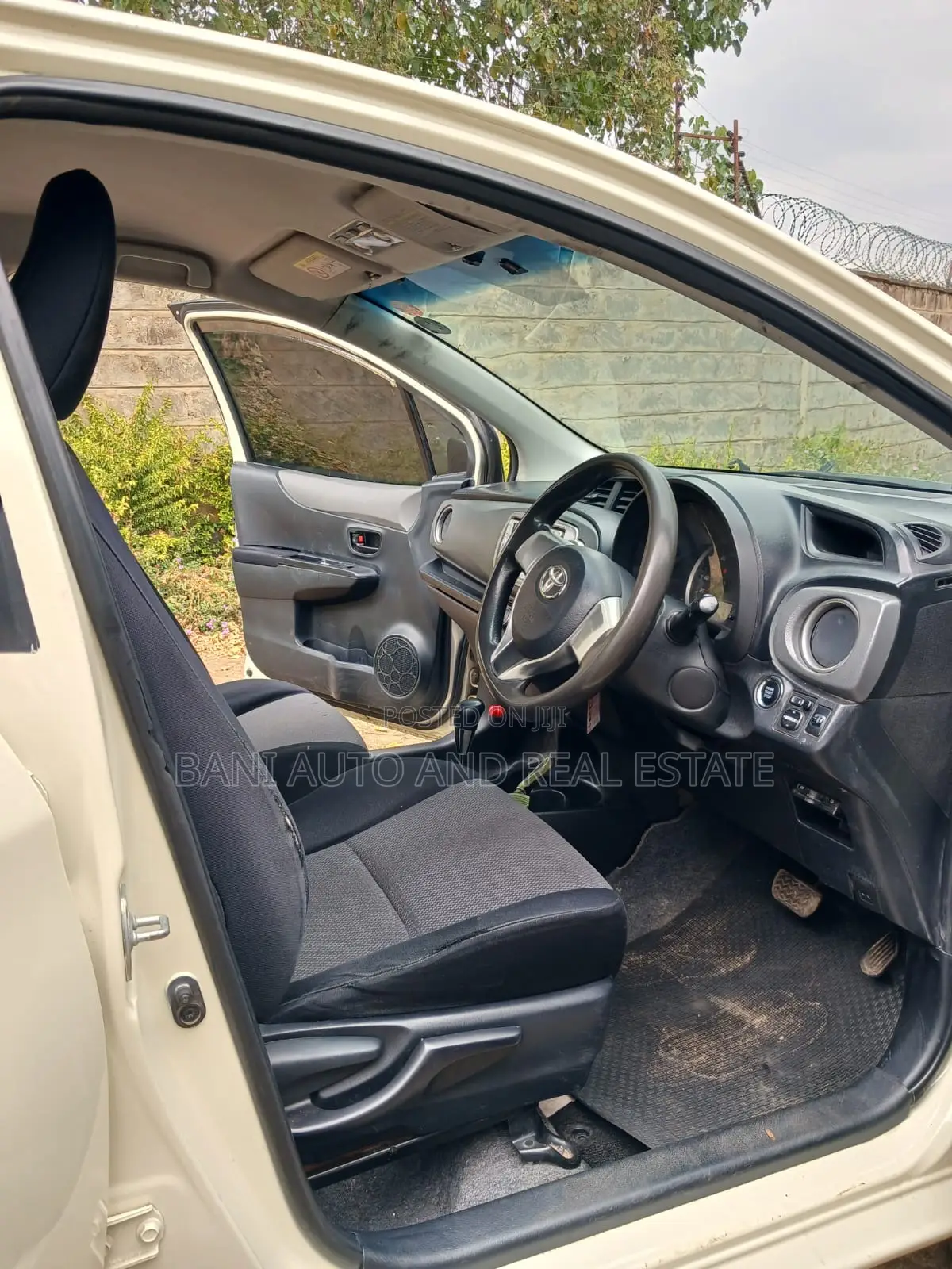 Toyota Vitz 2013 White