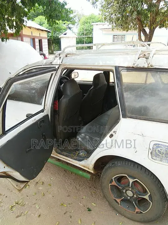 Toyota Caldina 1998 White