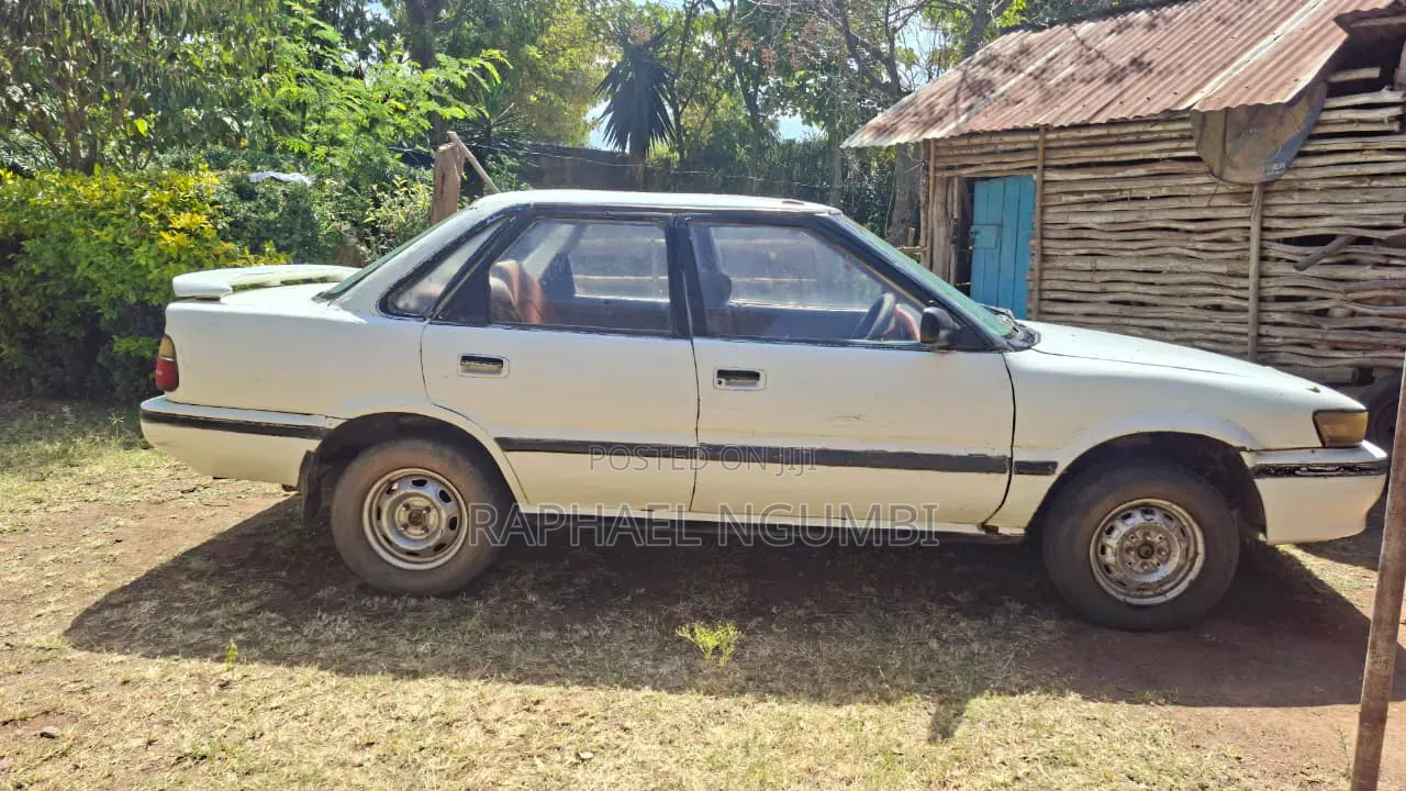 Toyota Corolla 1996 White