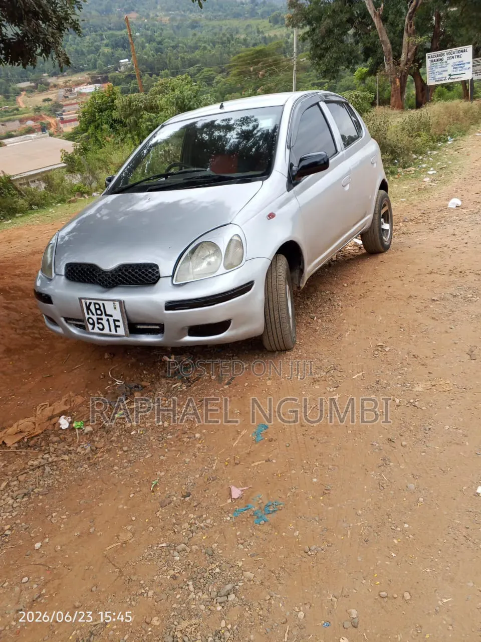 Toyota Vitz 2003 Silver