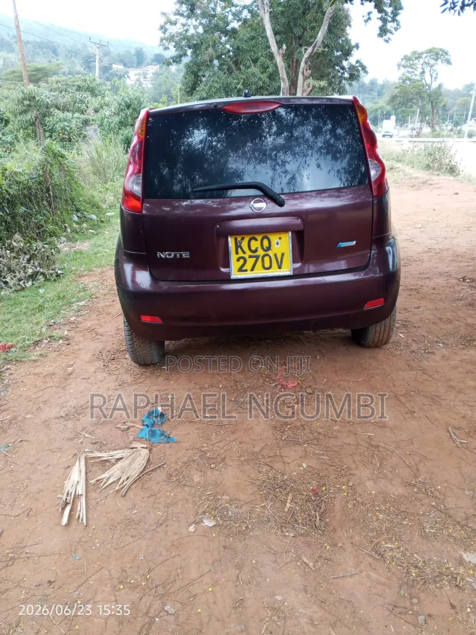 Nissan Note 2011 Burgundy