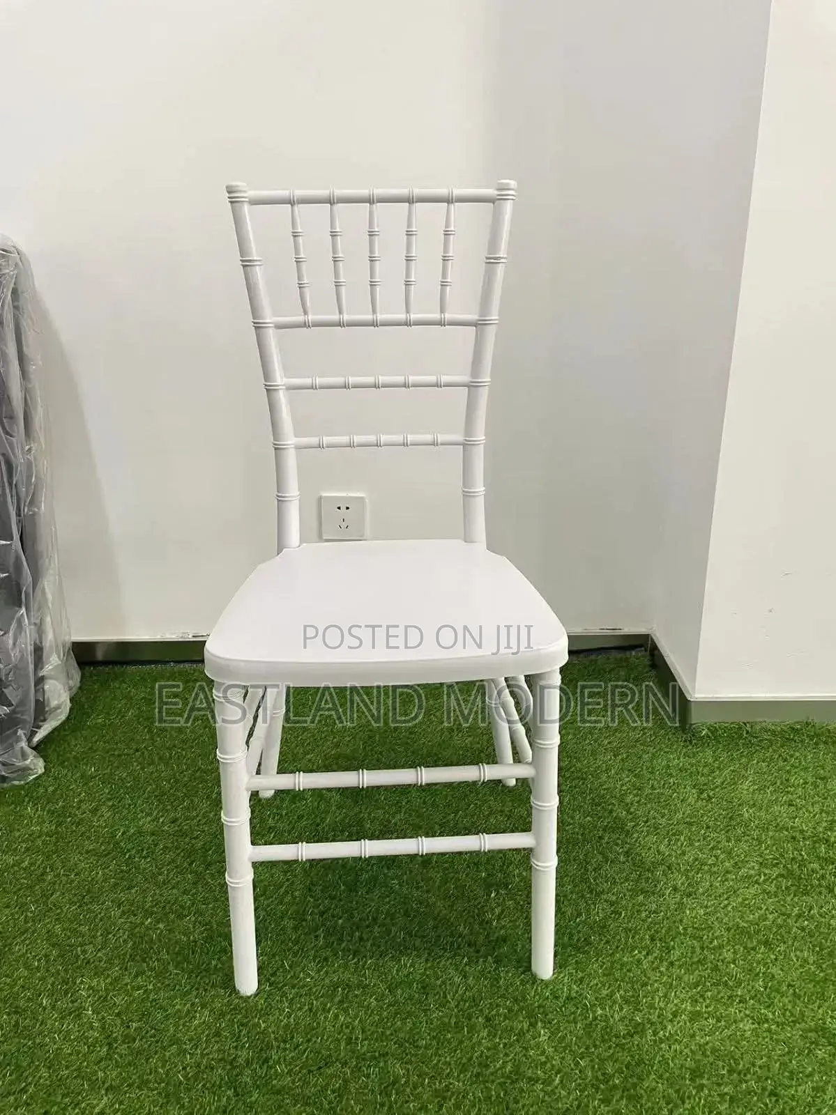 Comfort Event White Chair