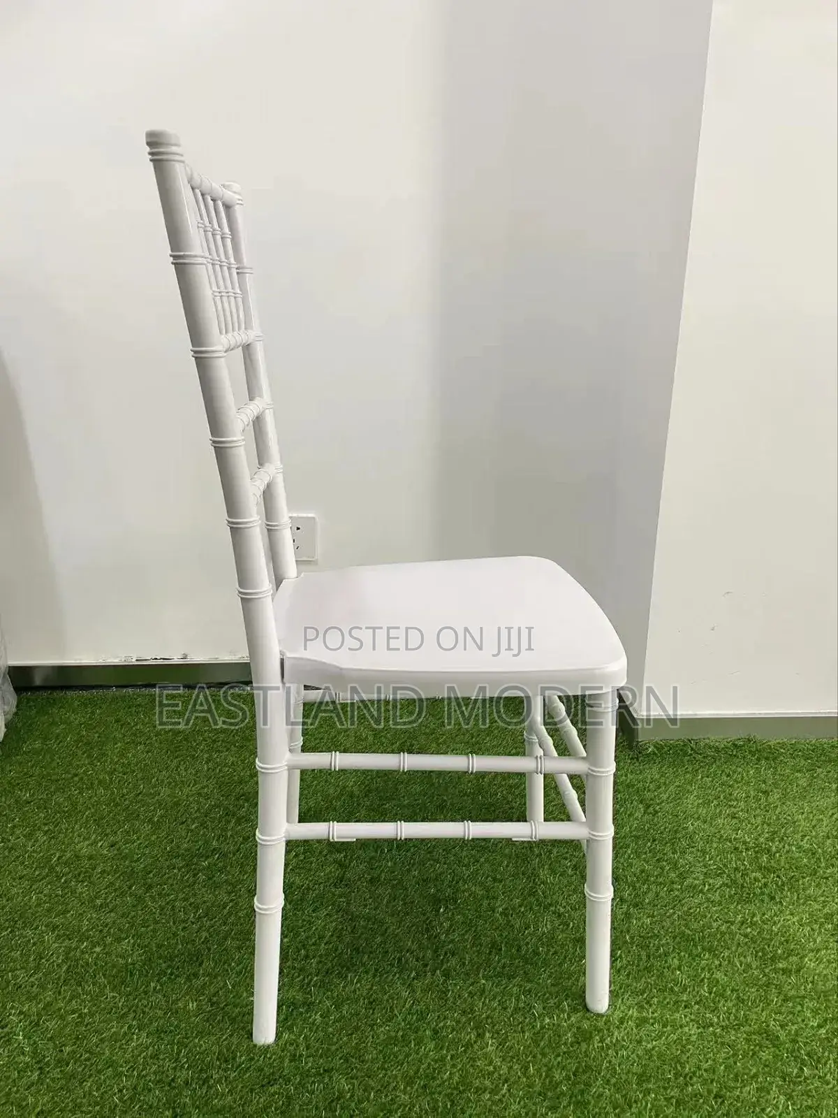 Comfort Event White Chair
