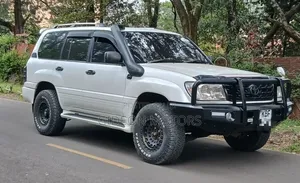 Toyota Land Cruiser 2001 White