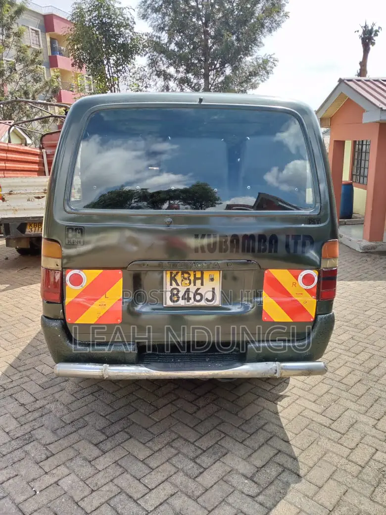 Toyota HiAce 2004 Green