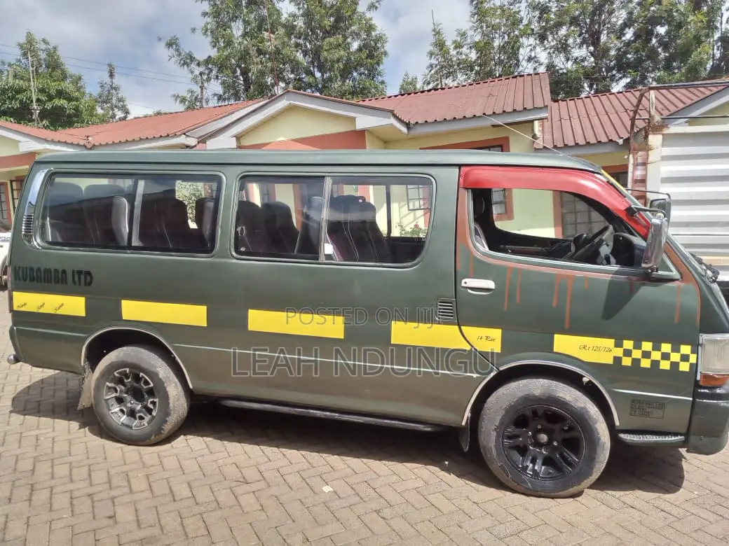 Toyota HiAce 2004 Green