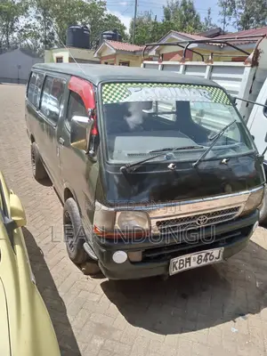 Toyota HiAce 2004 Green