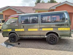 Toyota HiAce 2004 Green