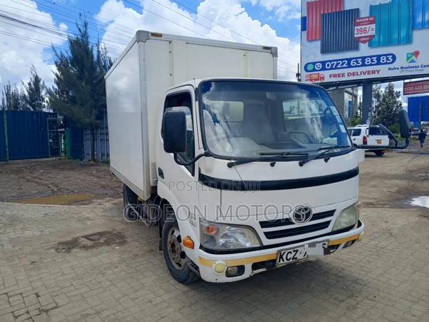 Toyota Dyna - thumbnail 4