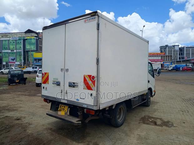 Toyota Dyna - thumbnail 5