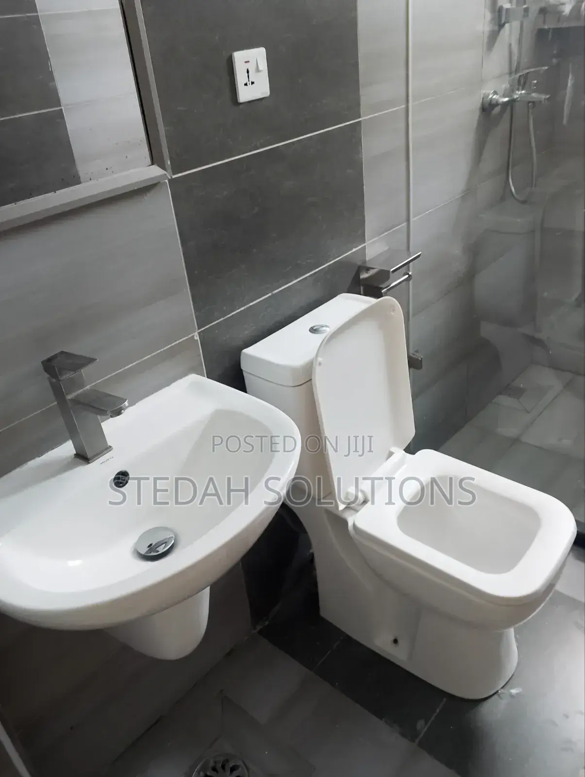 Plumber-Leaks/Unclogging/Smells-We Got You