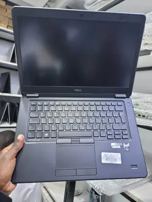New Laptop Dell Latitude 5300 8GB Intel Core i7 SSD 256GB