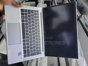 New Laptop HP EliteBook 830 G7 8GB Intel Core i5 SSD 256GB
