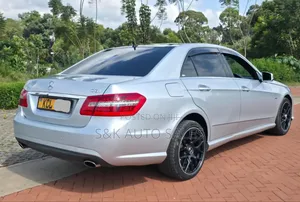 Mercedes-Benz E250 2011 Silver