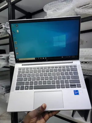 New Laptop HP EliteBook 830 G8 16GB Intel Core i7 SSD 512GB