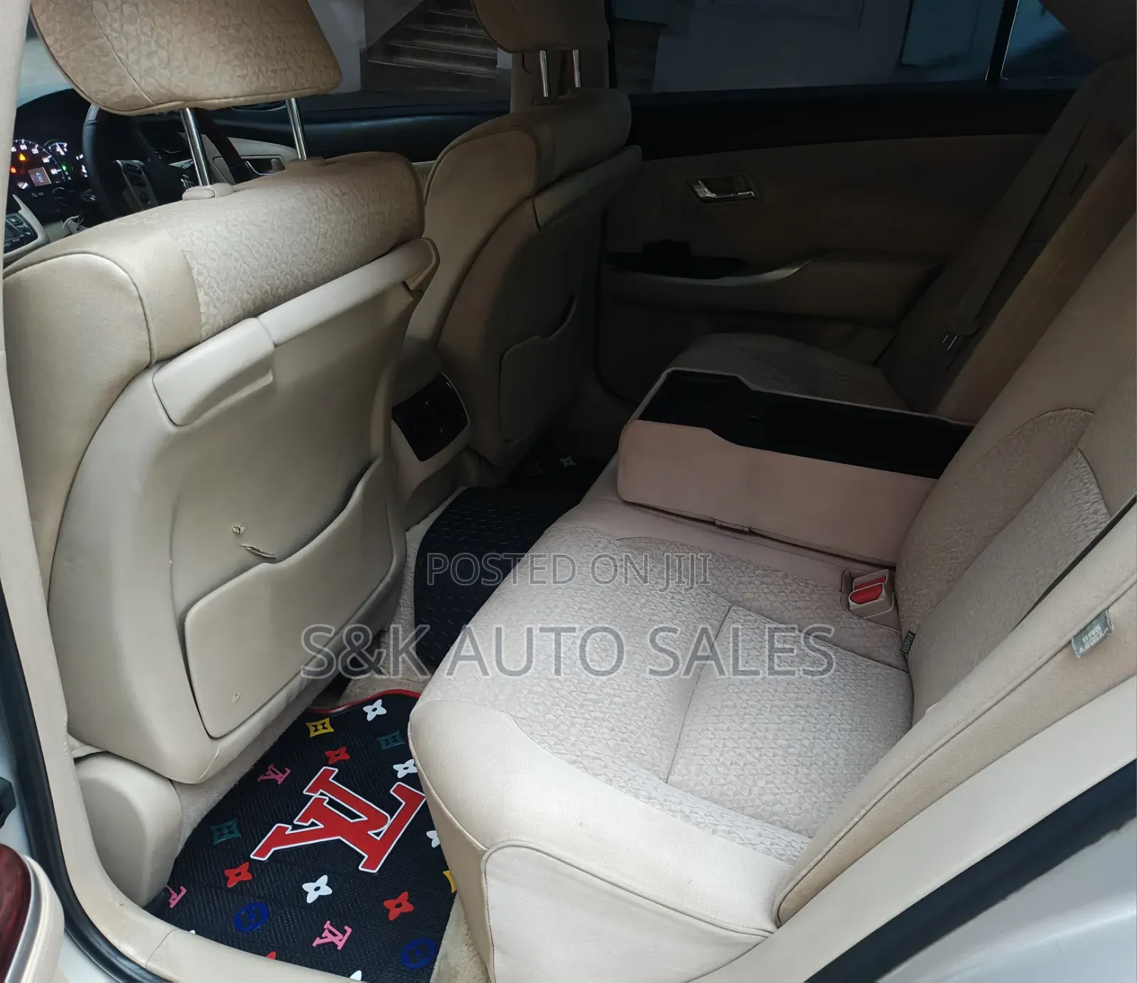 Toyota Crown 2012 Beige