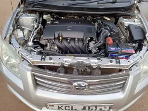 Toyota Axio 2010 Silver