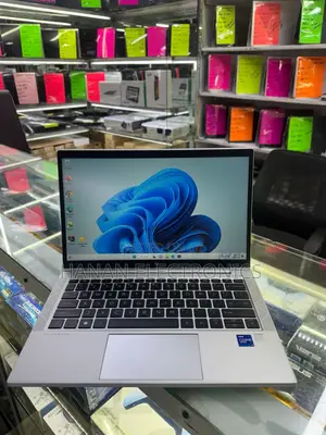 New Laptop HP EliteBook 830 G8 16GB Intel Core i7 SSD 512GB