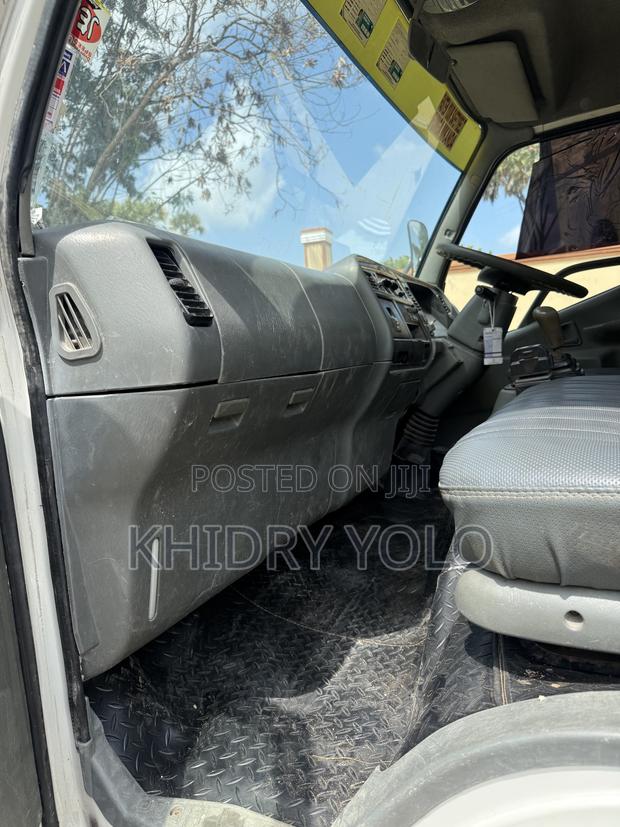 Mitsubishi Fh 215 2019 White - thumbnail 9