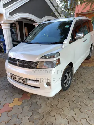 Toyota Voxy 2009 White