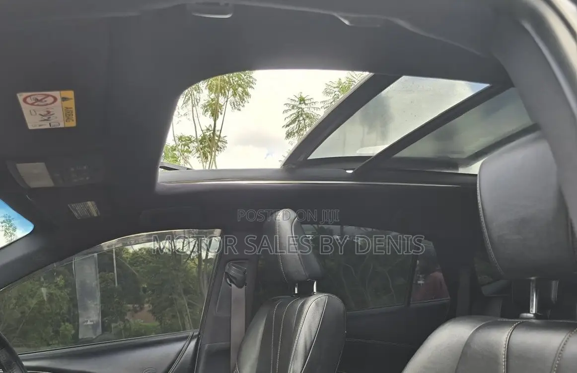 Toyota Harrier 2.0 2014