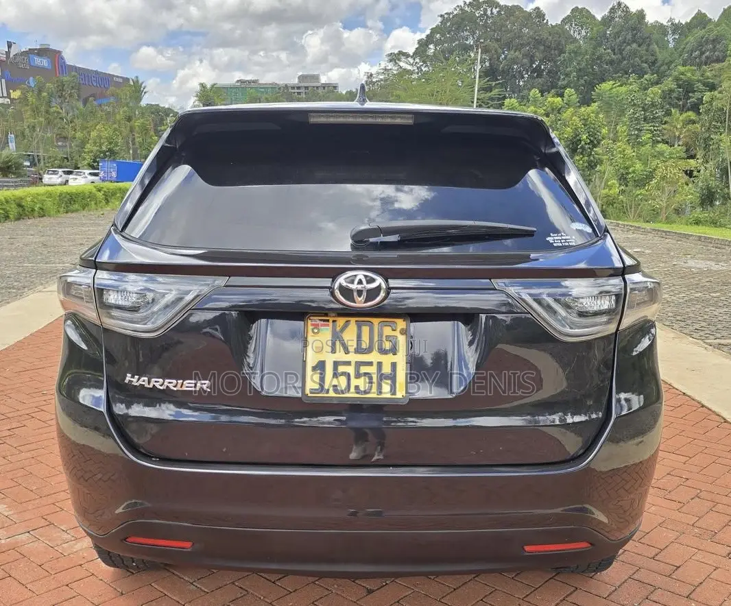 Toyota Harrier 2.0 2014