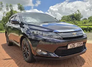 Toyota Harrier 2.0 2014