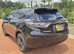 Toyota Harrier 2.0 2014