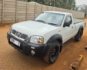 Nissan Hardbody 2009 White