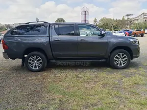 Toyota Hilux 2018 Gray
