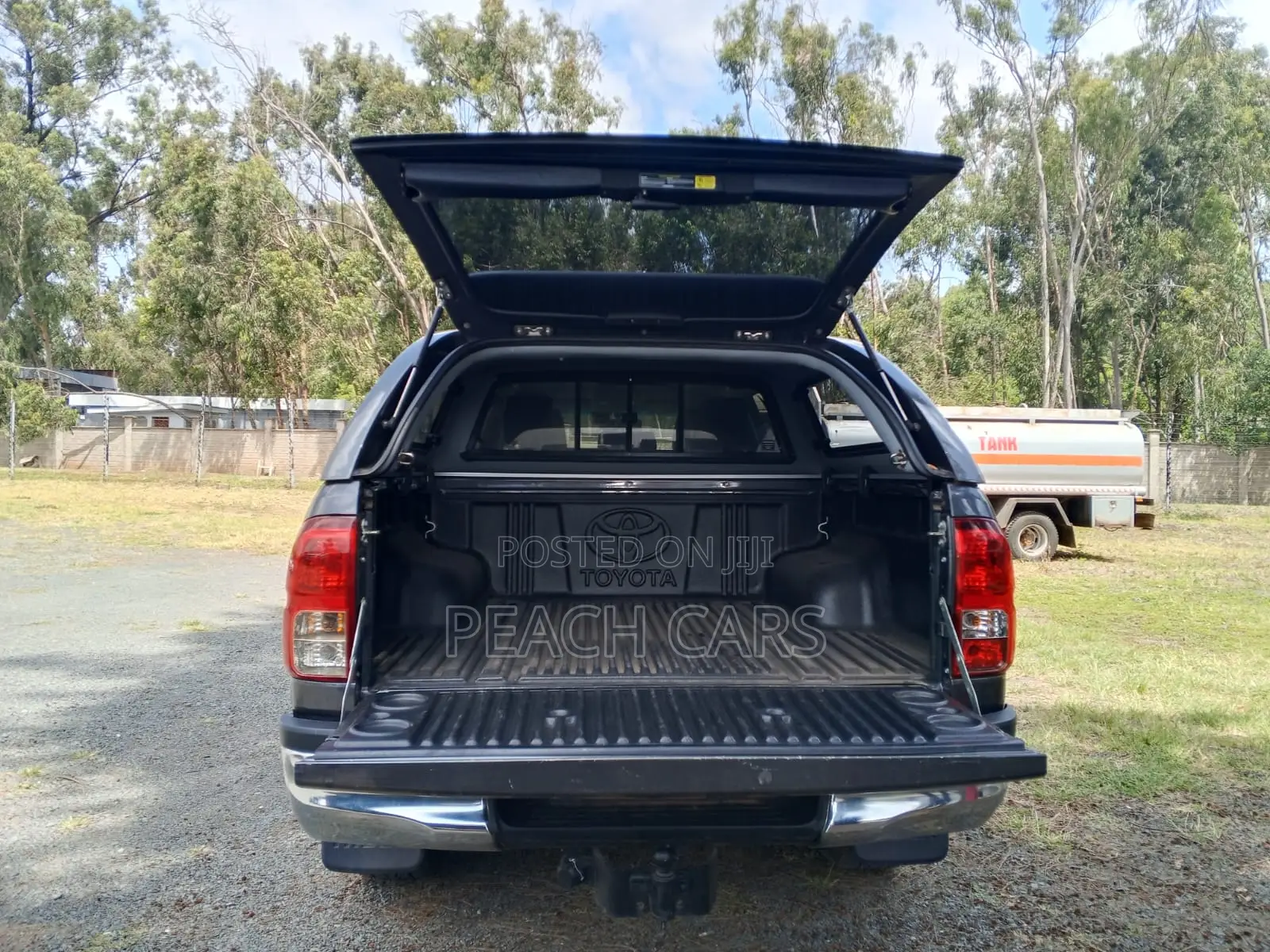 Toyota Hilux 2018 Gray