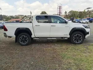 Toyota Hilux 2017 White