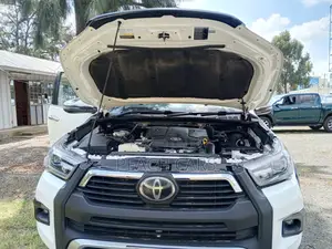 Toyota Hilux 2017 White