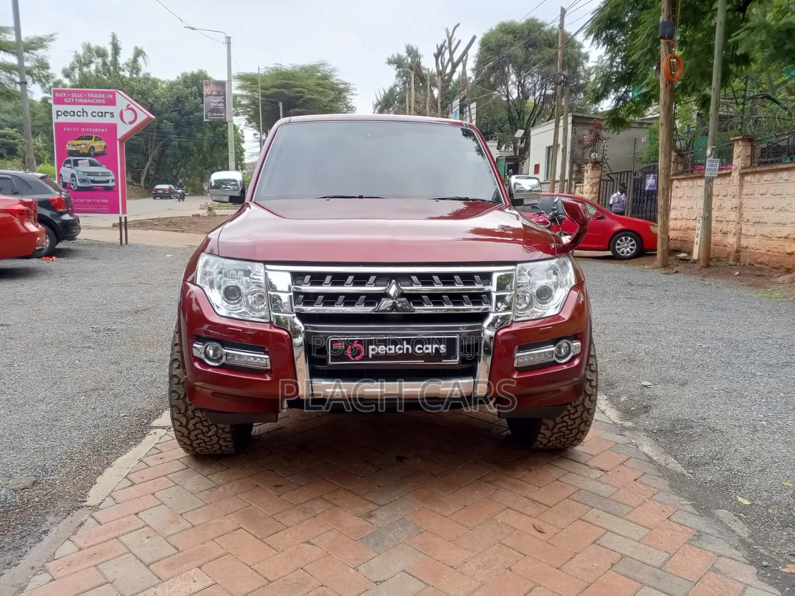 Mitsubishi Pajero 2015 Red