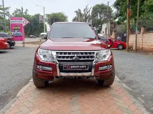 Mitsubishi Pajero 2015 Red