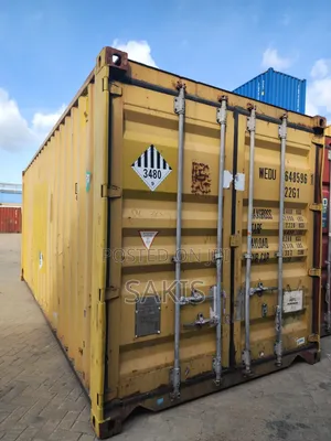 Weka Stalls Na 20-Foot Shipping Containers