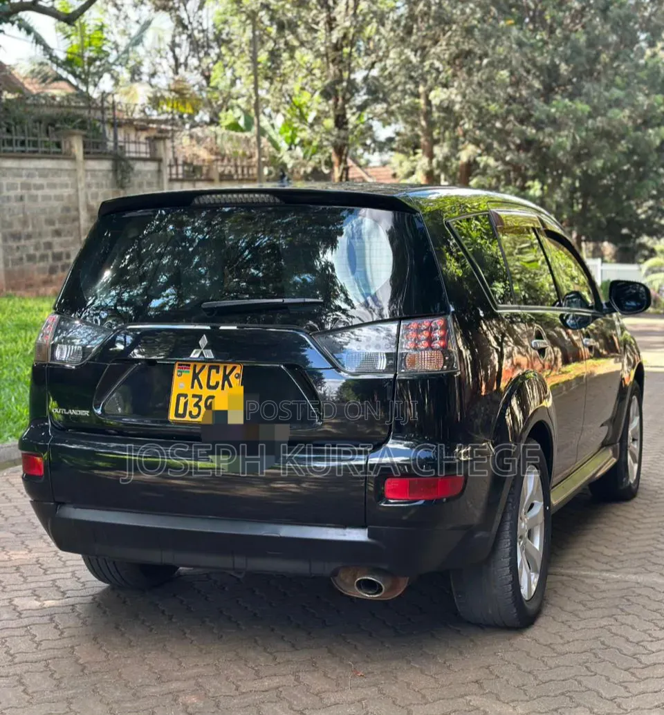 Mitsubishi Outlander 2010 Black