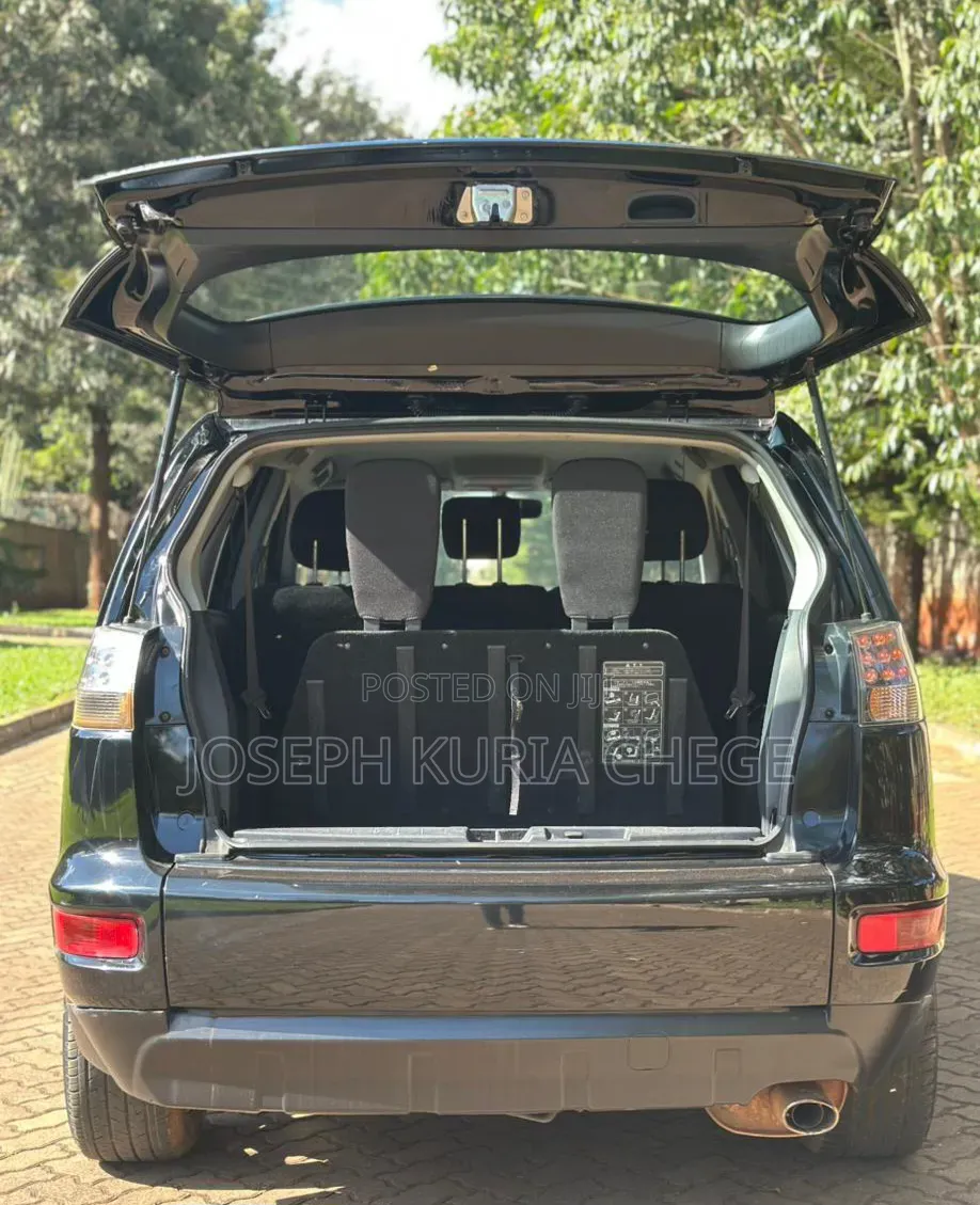 Mitsubishi Outlander 2010 Black
