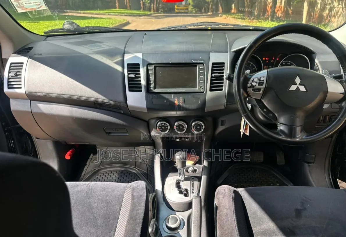 Mitsubishi Outlander 2010 Black