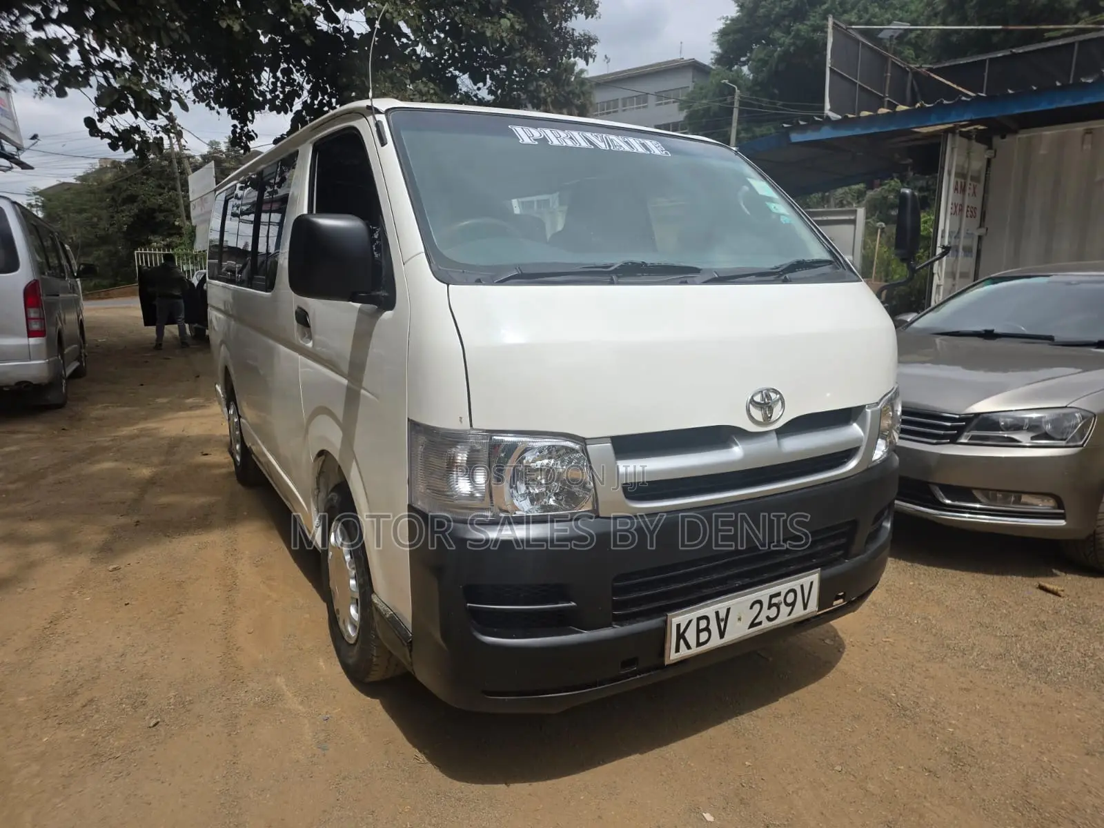 Toyota HiAce 2005 White
