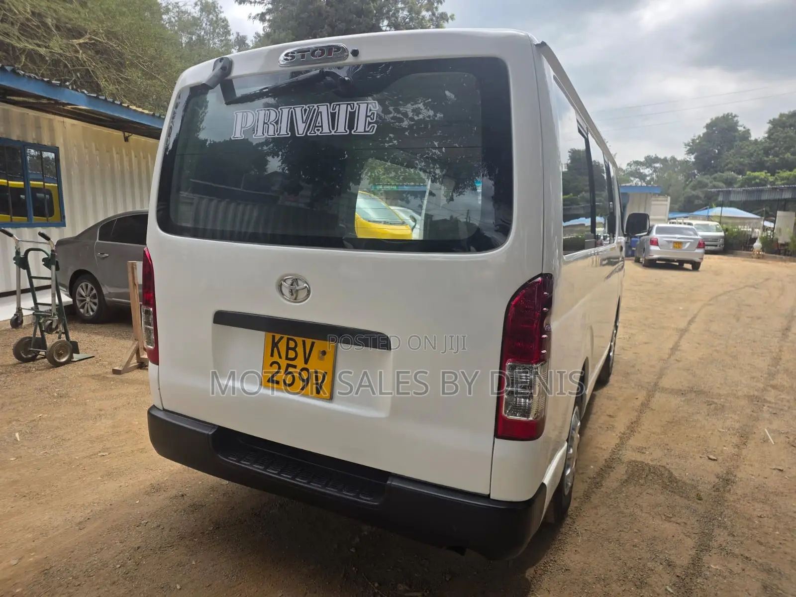 Toyota HiAce 2005 White