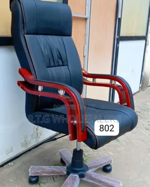 Boss Executive Office Chair With Comfortable Cushioning