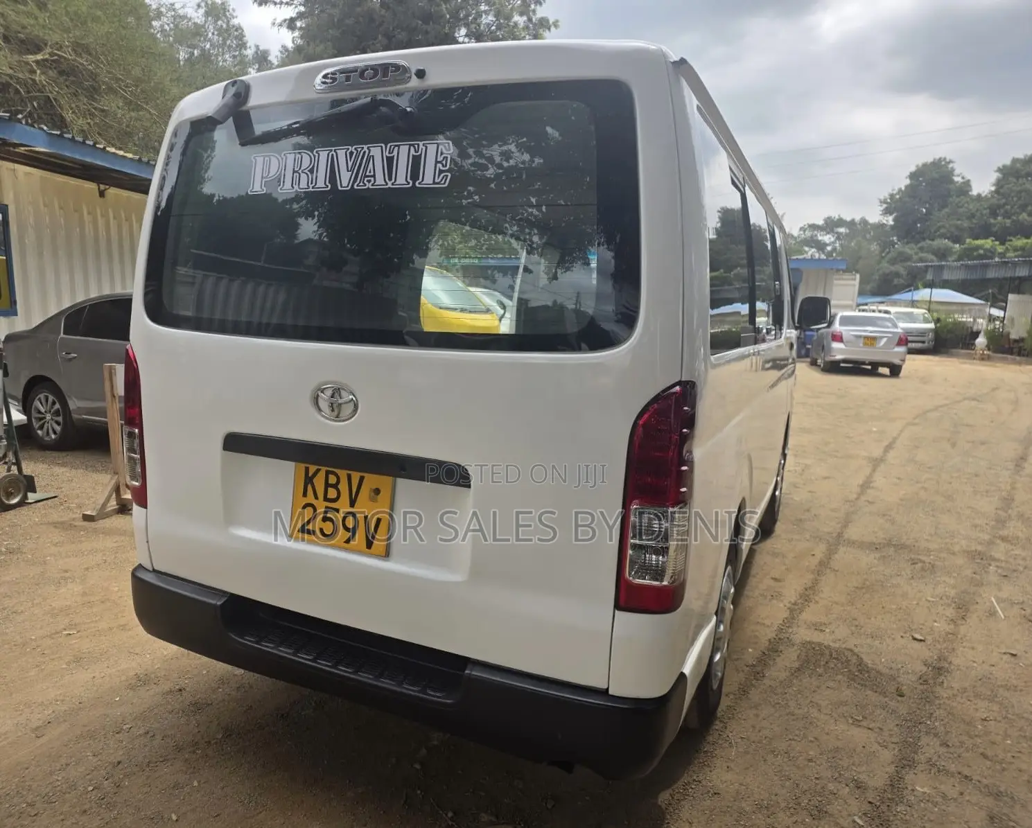 Toyota HiAce 2005 White