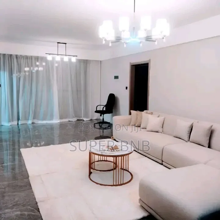 2 and 3 Bedroom Airbnb in Donholm Greenspan