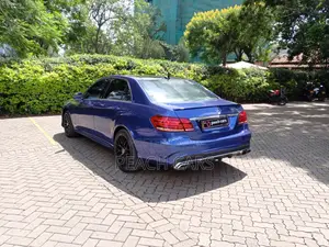 Mercedes-Benz E250 2010 Blue