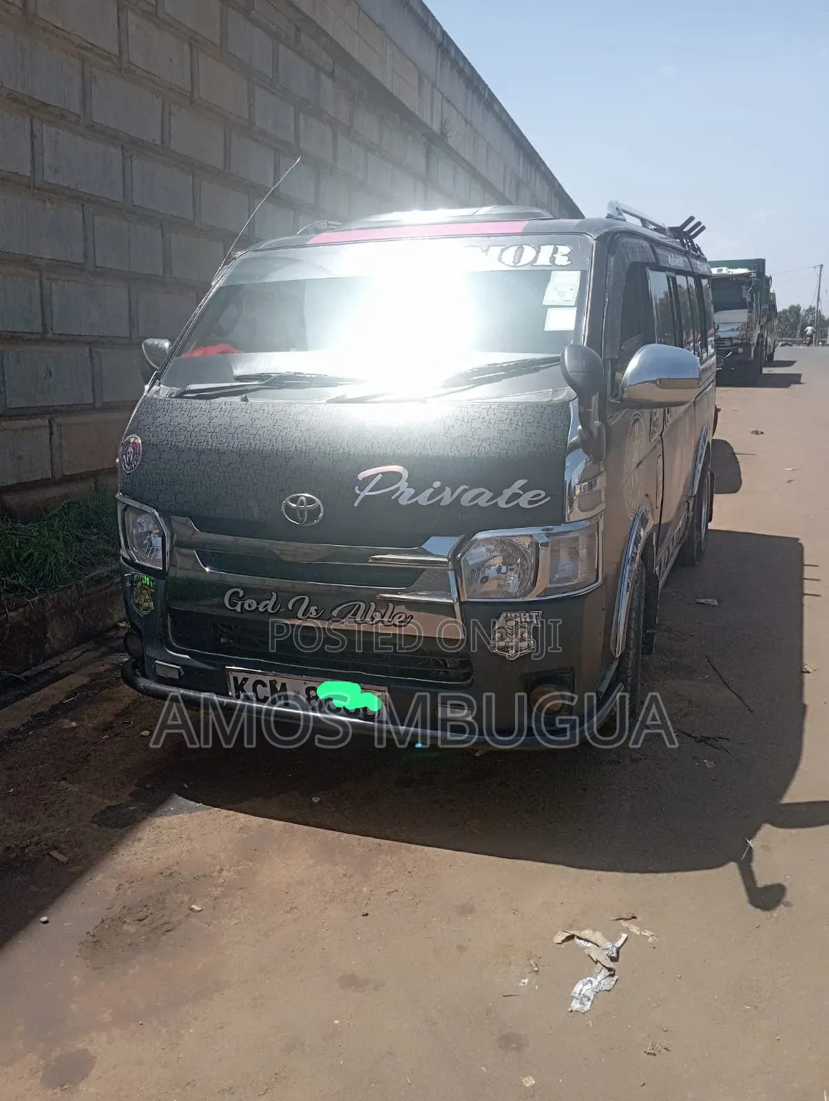 Toyota HiAce 2012 Black