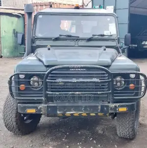 Land Rover Defender 2002 Green