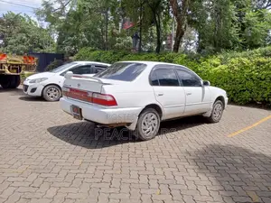 Toyota Corolla 1994 White