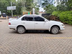 Toyota Corolla 1994 White