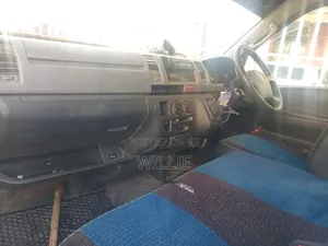 Toyota HiAce 2015 Silver